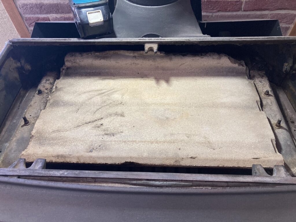 間違えて取り付けた薪ストーブの部品