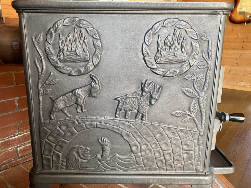 昔の薪ストーブのデザイン