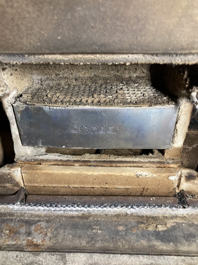 イントレピッドⅡの触媒がススで詰まっている様子